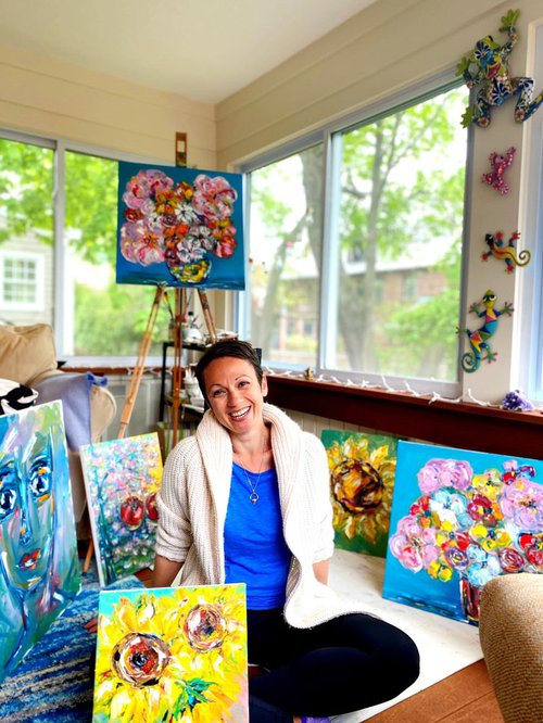 Nataly sunroom with paintings